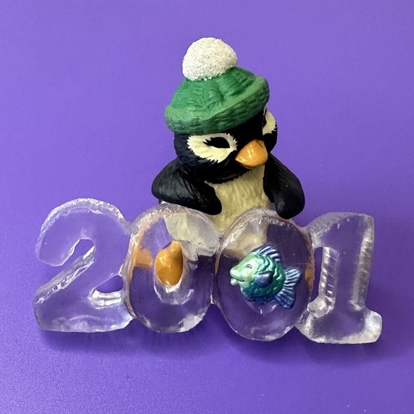 Hallmark Cool Decade 2001 Penguin Polar Animal Figurines, Dated Discontinued VTG - Picture 1 of 5